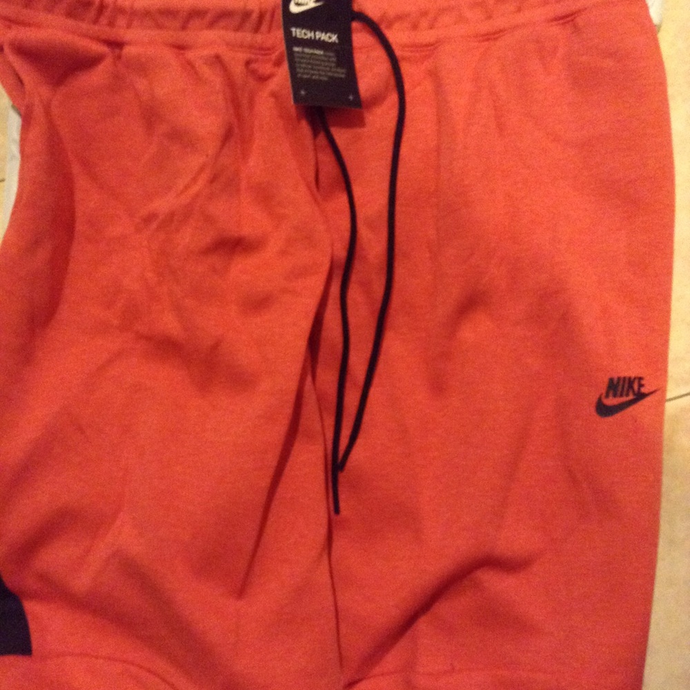Nike ‼️‼️SOLD‼️‼️ - Picture 4 of 6